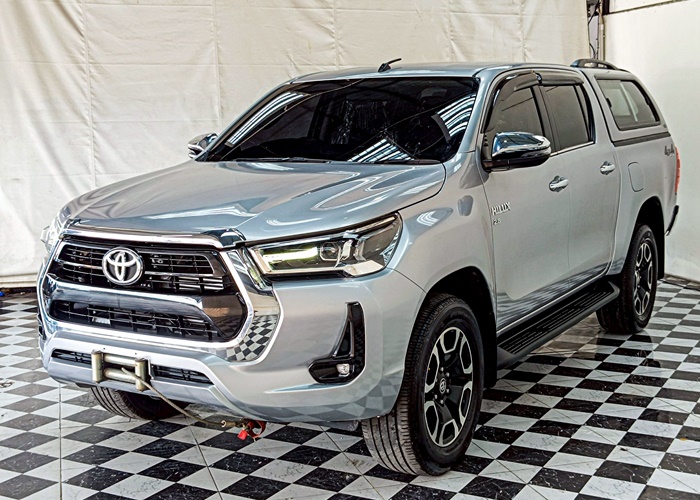 TOYOTA Hilux