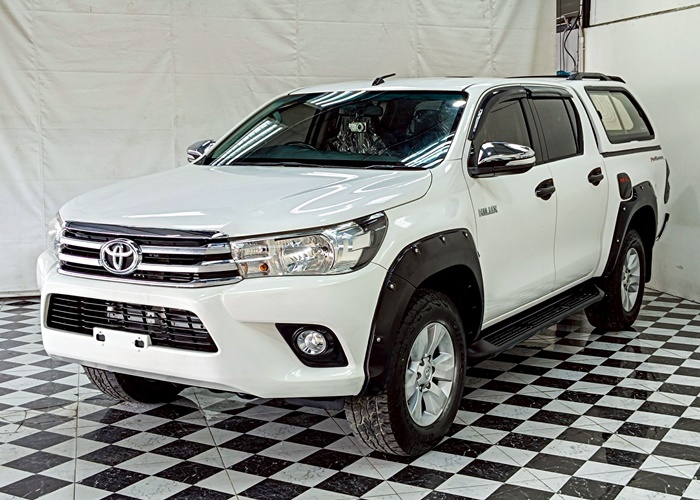 TOYOTA Hilux