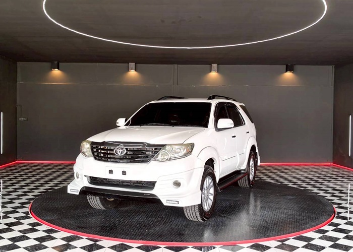 TOYOTA Fortuner