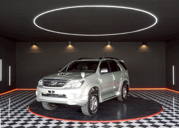 TOYOTA Fortuner