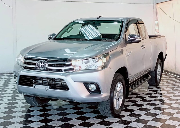 TOYOTA Hilux
