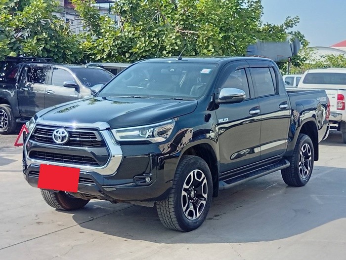 TOYOTA Hilux