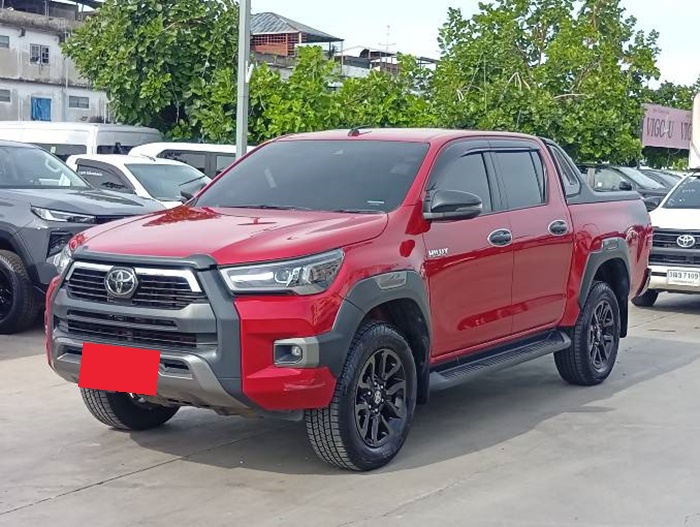 TOYOTA Hilux