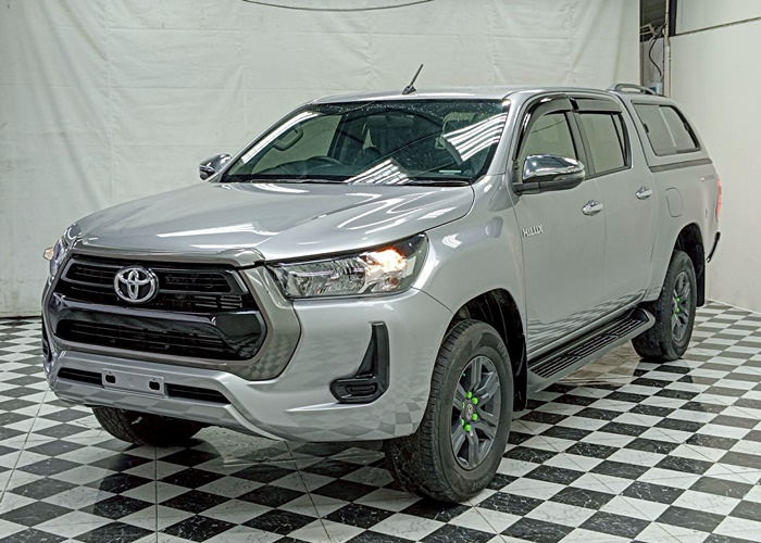 TOYOTA Hilux