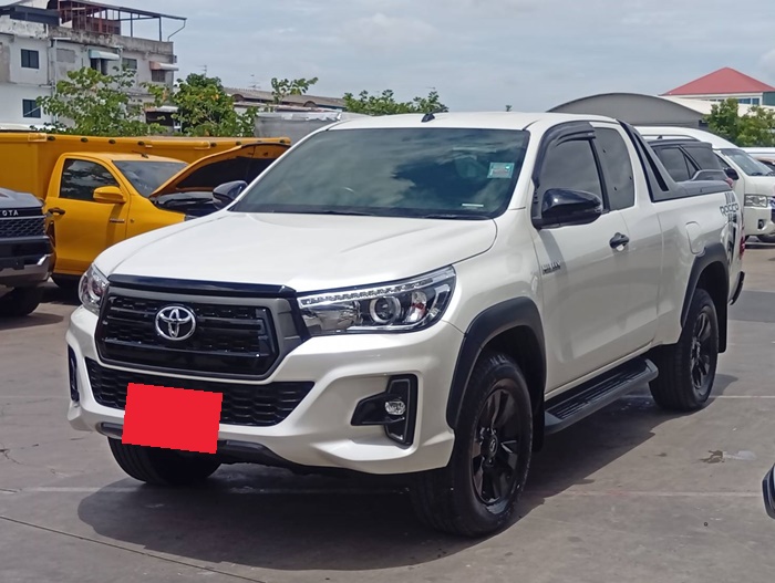 TOYOTA Hilux