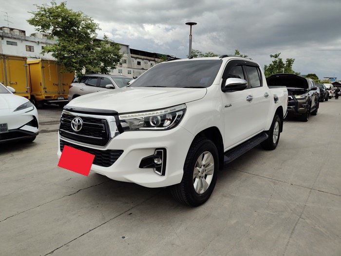 TOYOTA Hilux