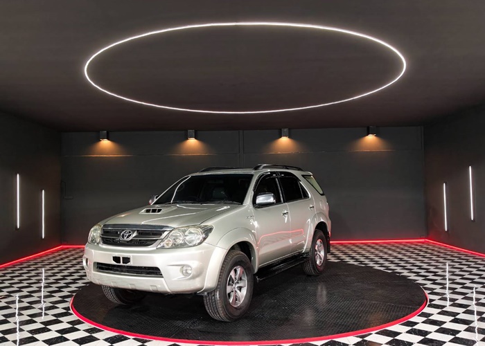 TOYOTA Fortuner