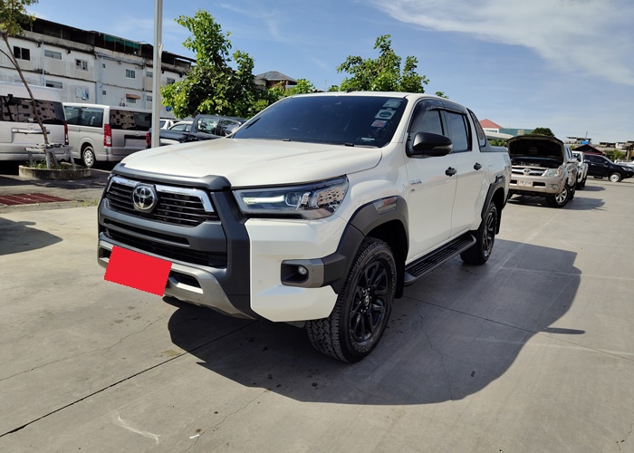 TOYOTA Hilux