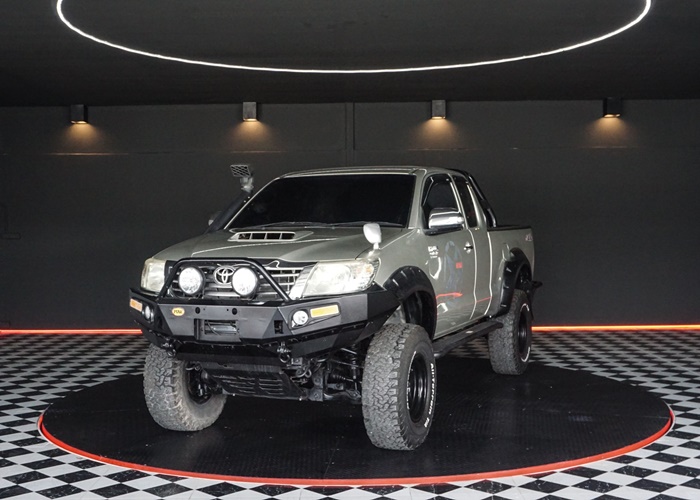 TOYOTA Hilux