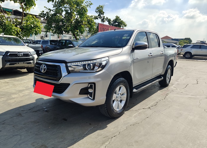 TOYOTA Hilux