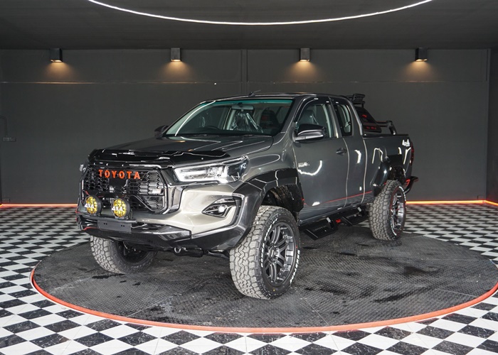 TOYOTA Hilux