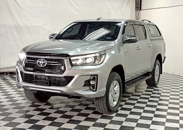 TOYOTA Hilux