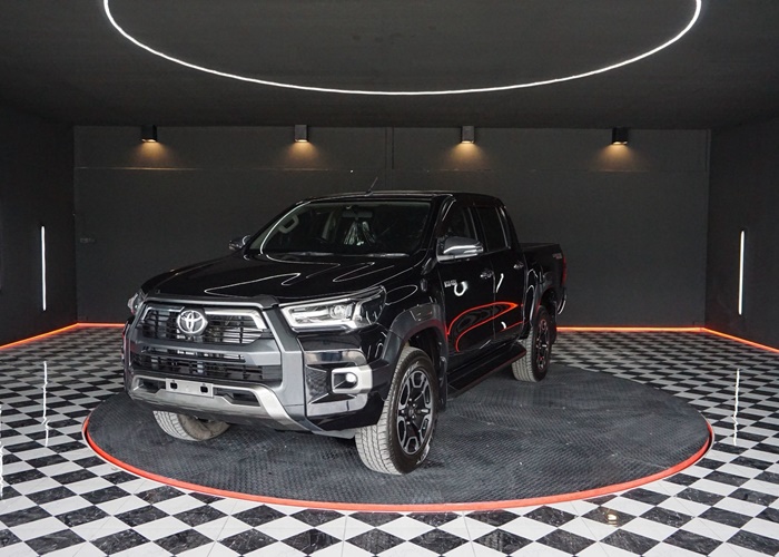 TOYOTA Hilux