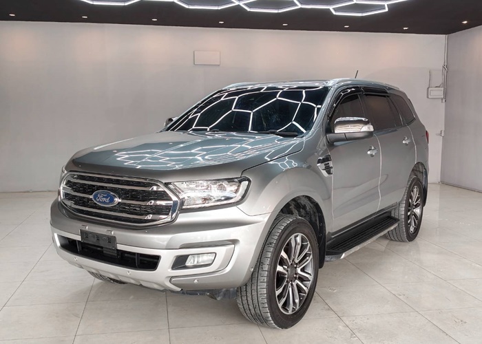 FORD EVEREST.
