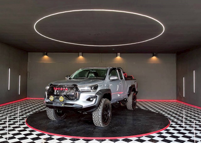 TOYOTA Hilux