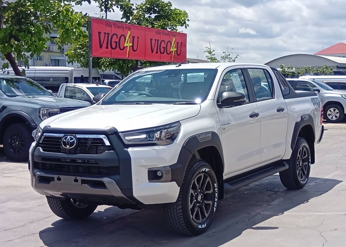 TOYOTA Hilux