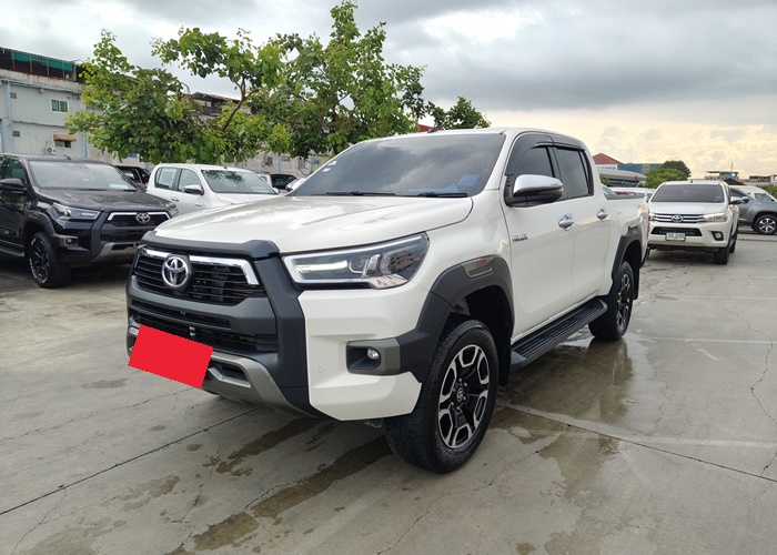 TOYOTA Hilux