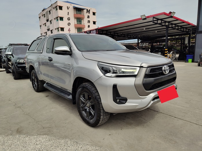 TOYOTA Hilux