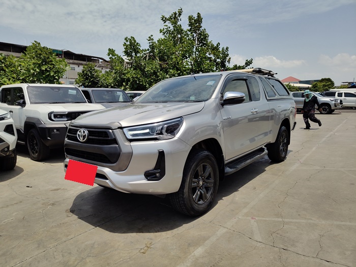 TOYOTA Hilux