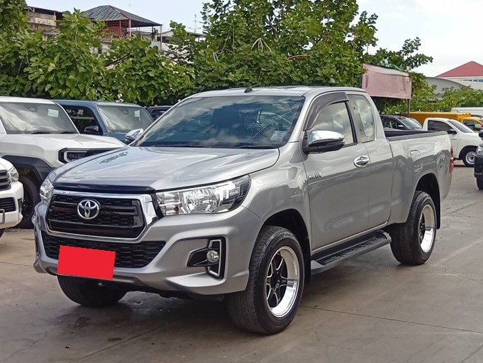 TOYOTA Hilux