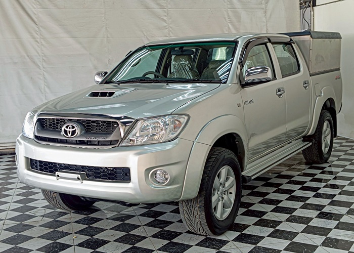 TOYOTA Hilux