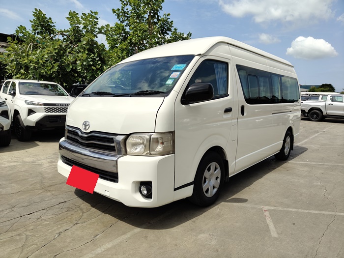 TOYOTA COMMUTER