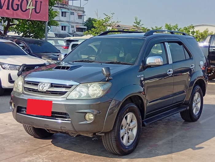 TOYOTA Fortuner