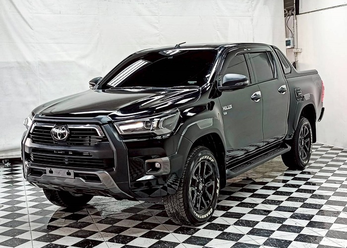 TOYOTA Hilux