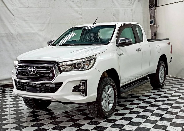 TOYOTA Hilux