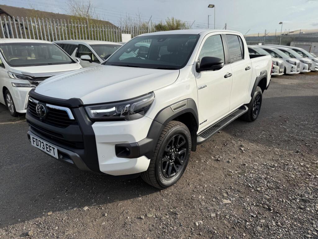 TOYOTA Hilux