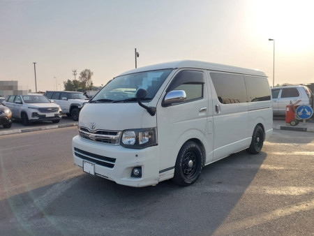 TOYOTA HIACE