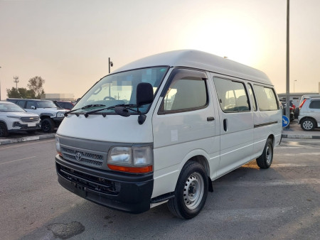 TOYOTA Hiace Commuter
