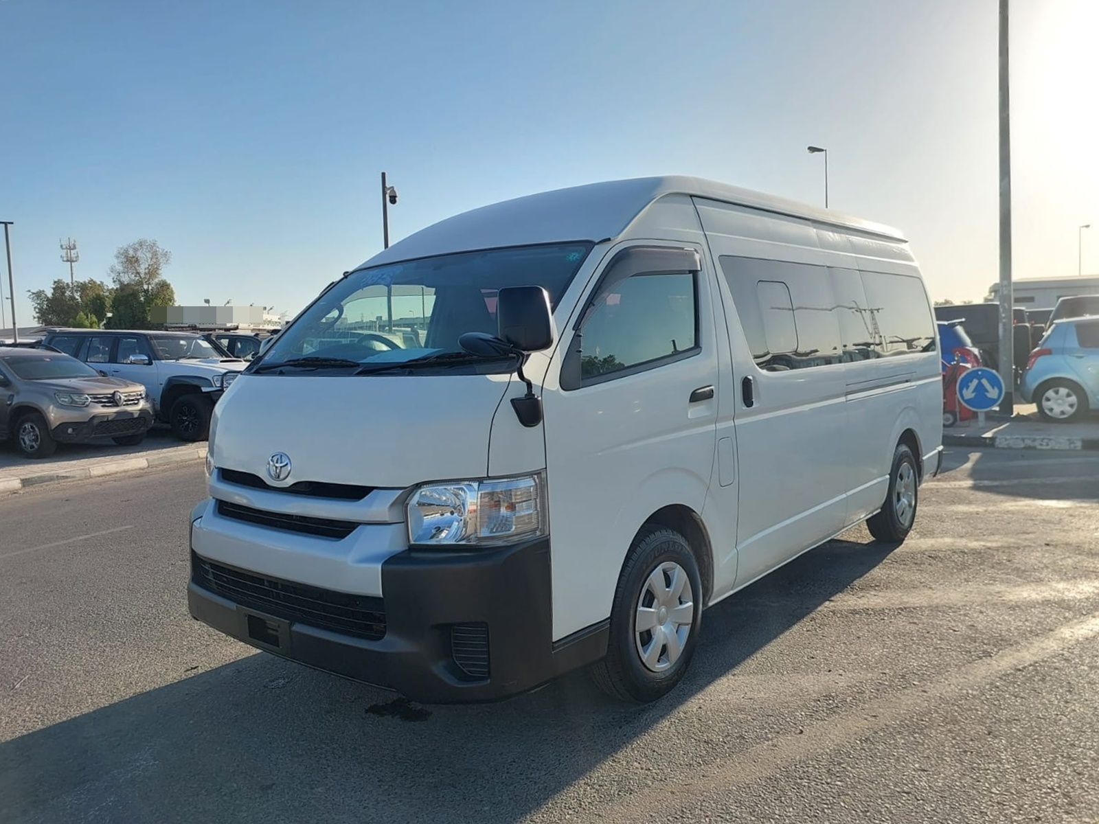 TOYOTA HIACE