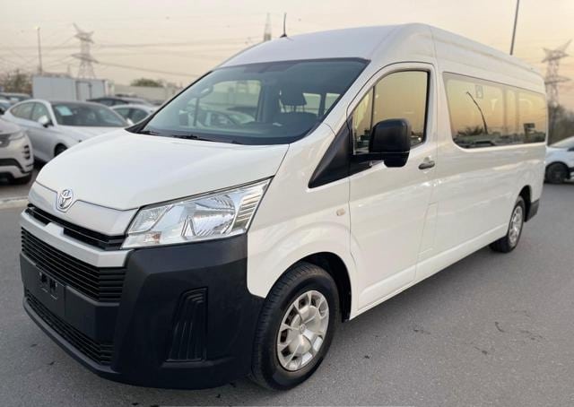 TOYOTA Hiace Commuter