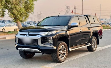 MITSUBISHI Triton