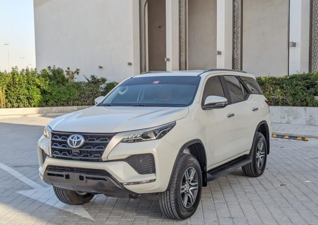 TOYOTA Fortuner