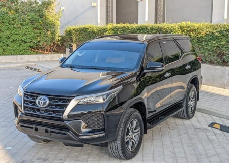 TOYOTA Fortuner