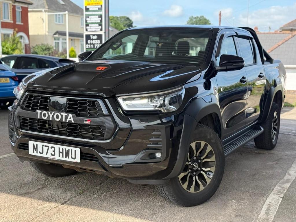 TOYOTA Hilux